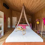 Nowoczesne Na Drzewie - Jacuzzi - Kolobrzeg - Sauna - Polanaglamp Niezyn