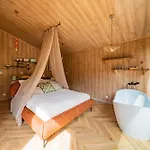 Nowoczesne Na Drzewie - Jacuzzi - Kolobrzeg - Sauna - Polanaglamp Prázdninový areál