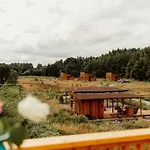 Nowoczesne Na Drzewie - Jacuzzi - Kolobrzeg - Sauna - Polanaglamp * Niezyn