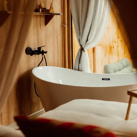 Nowoczesne Na Drzewie - Jacuzzi - Kolobrzeg - Sauna - Polanaglamp