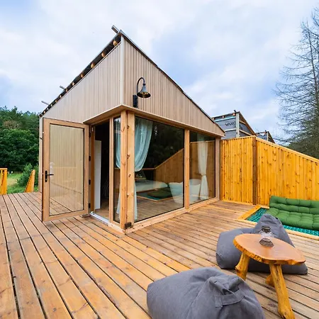 Nowoczesne Na Drzewie - Jacuzzi - Kolobrzeg - Sauna - Polanaglamp Niezyn