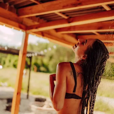 Üdülőpark Nowoczesne Na Drzewie - Jacuzzi - Kolobrzeg - Sauna - Polanaglamp