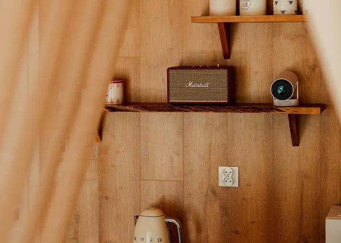 Holiday park Nowoczesne Na Drzewie - Jacuzzi - Kolobrzeg - Sauna - Polanaglamp Niezyn