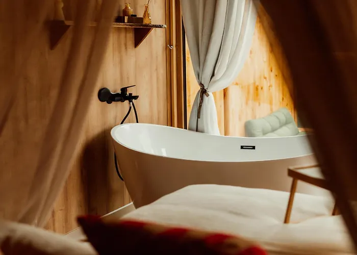 Nowoczesne Na Drzewie - Jacuzzi - Kolobrzeg - Sauna - Polanaglamp