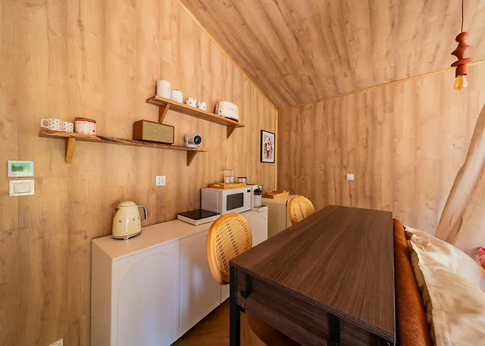 Holiday park Nowoczesne Na Drzewie - Jacuzzi - Kolobrzeg - Sauna - Polanaglamp