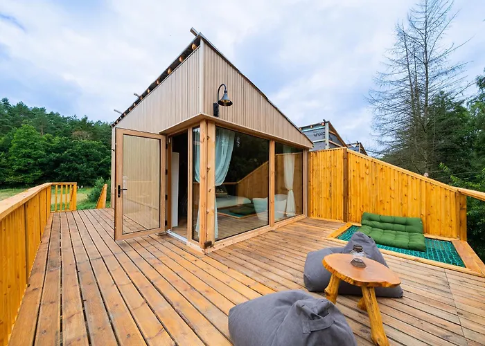 Nowoczesne Na Drzewie - Jacuzzi - Kolobrzeg - Sauna - Polanaglamp Niezyn