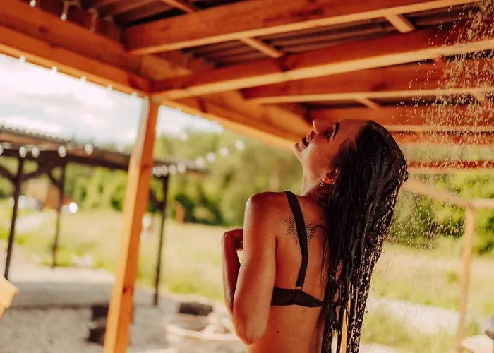 Holiday park Nowoczesne Na Drzewie - Jacuzzi - Kolobrzeg - Sauna - Polanaglamp