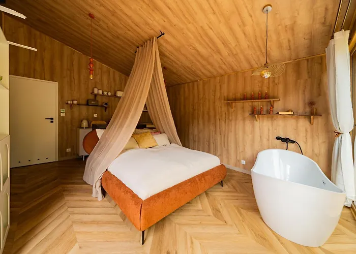 Nowoczesne Na Drzewie - Kolobrzeg - Sauna - Polanaglamp