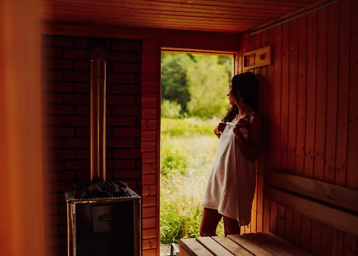 Holiday park Nowoczesne Na Drzewie - Jacuzzi - Kolobrzeg - Sauna - Polanaglamp *